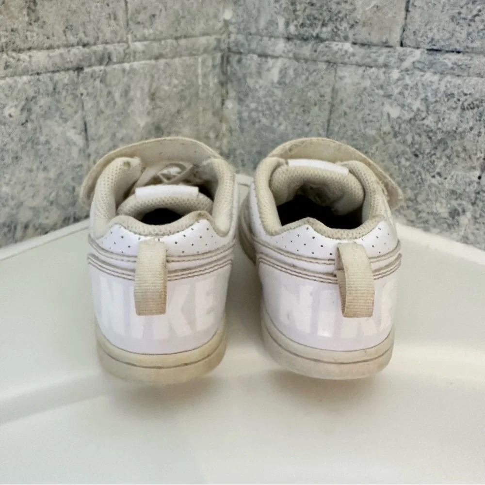 Nike Low White Basketball Shoes Size kids 11C